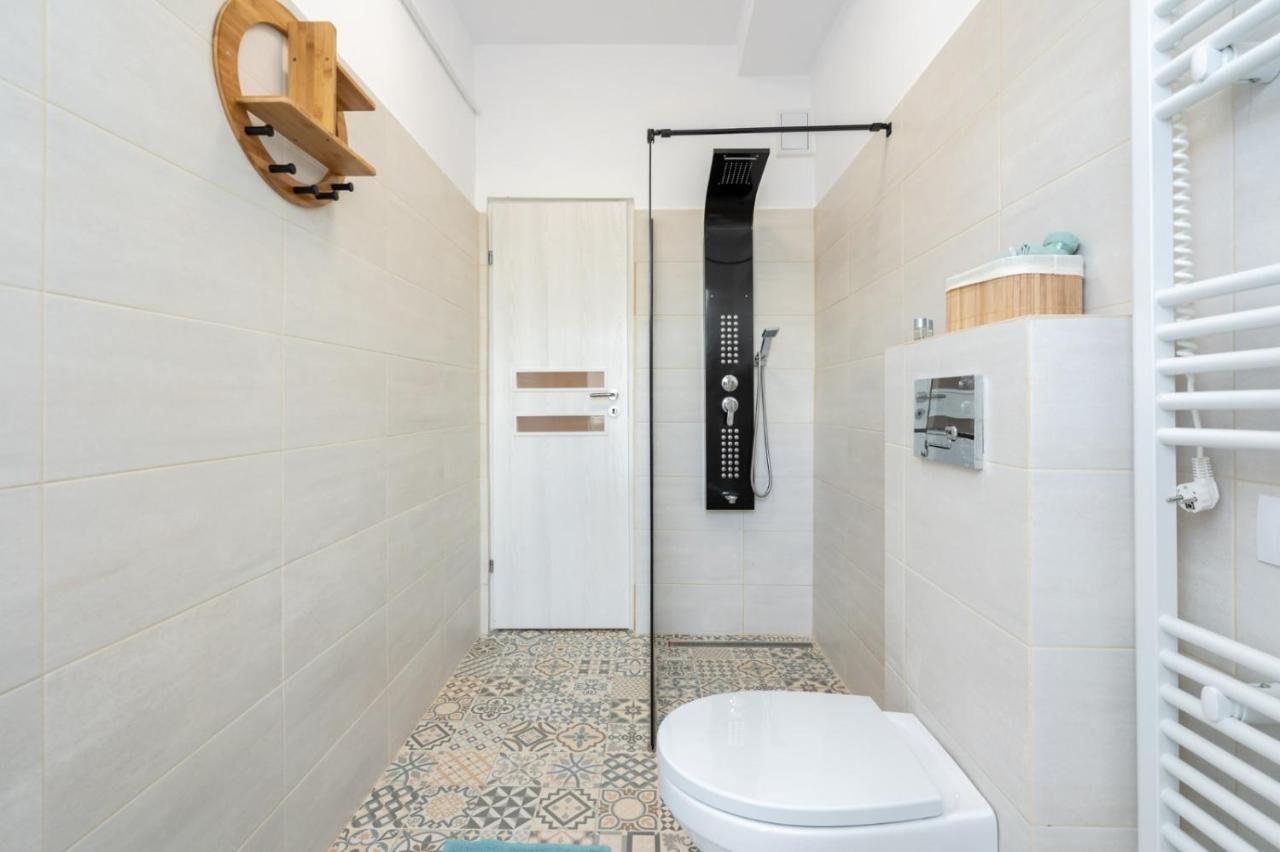 Spacious And Cozy Apartment In Central Bucharest Exterior photo